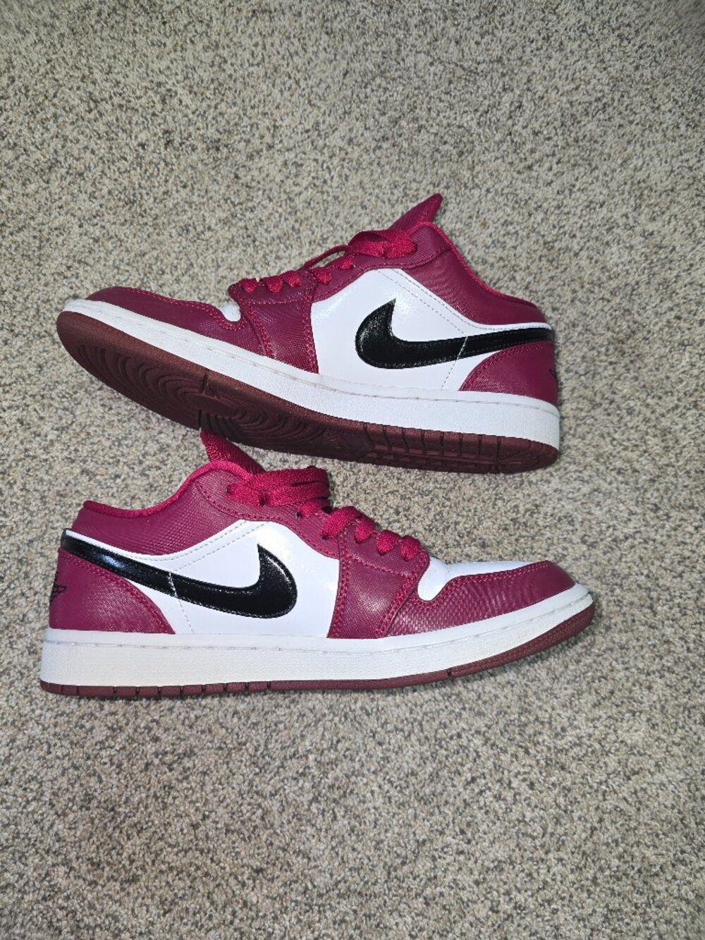 Air Jordan 1 Low Noble Red Black White Men’s 7.5 Sneakers 553558‑604